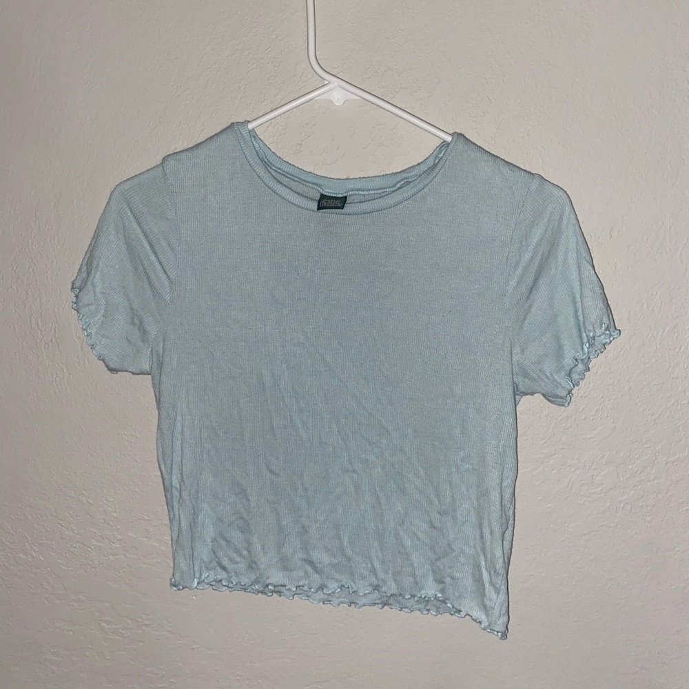 Size medium and color is cute light blue!